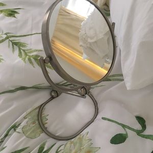 Makeup mirror